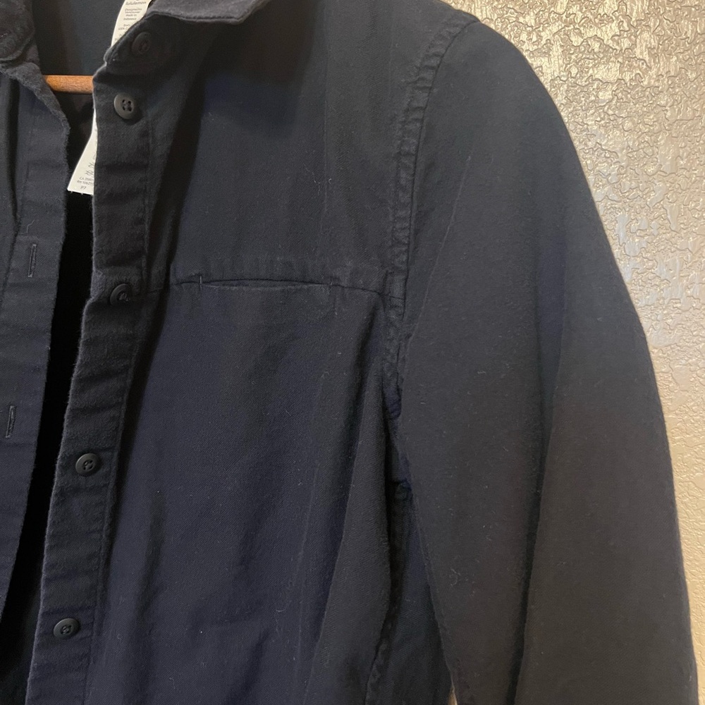 Lululemon Athletica Black Button Down Long Sleeve Shirt Size 6 - Picture 5 of 6
